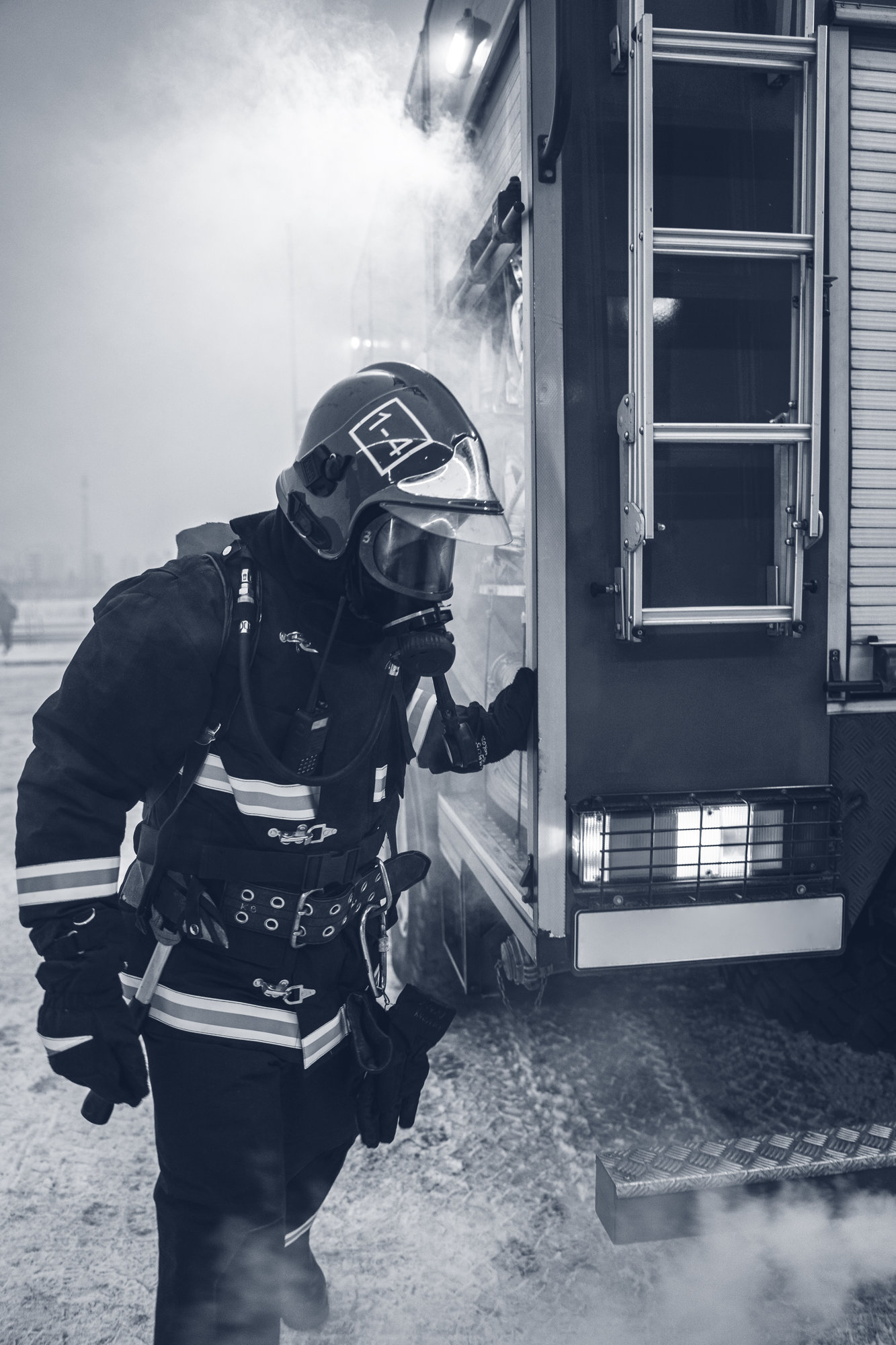 firefighter-ready-his-mission-1-s.jpg